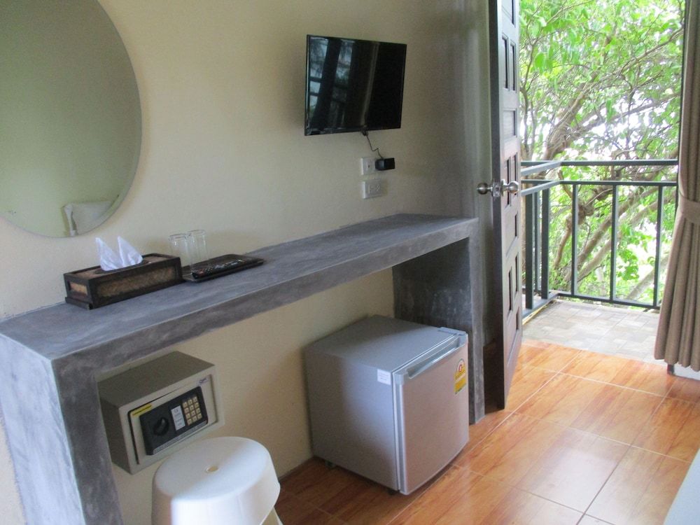 undefined Phi Phi Green House 5