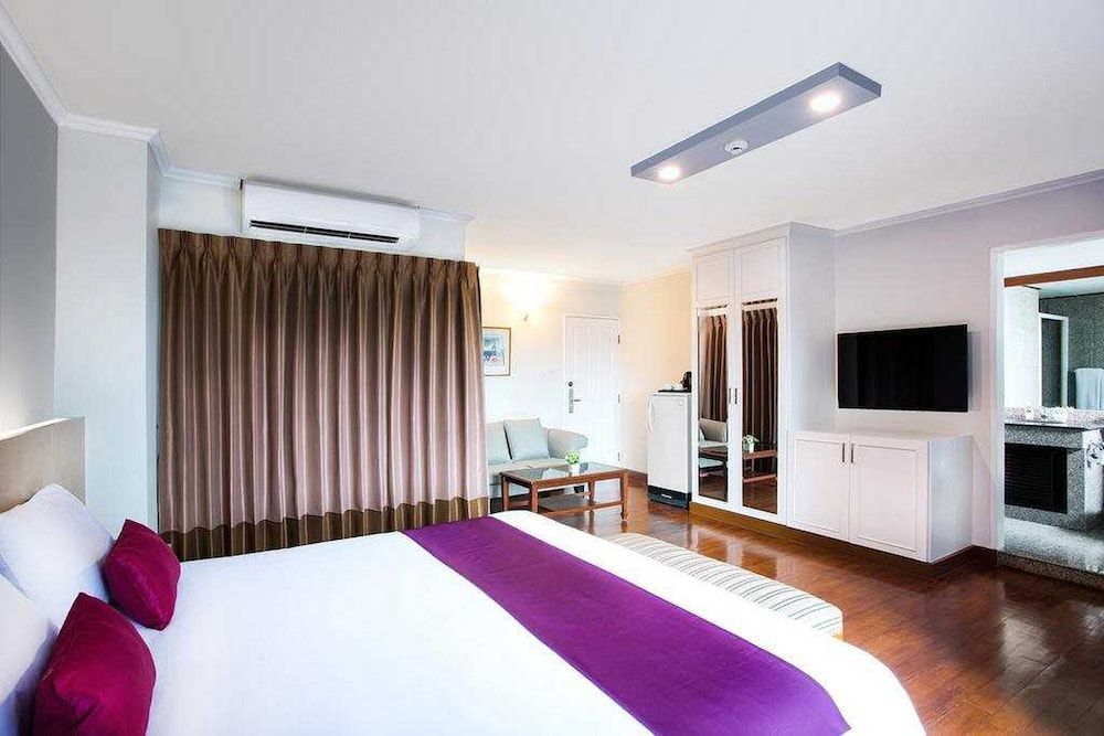 undefined Collection O The Step Sathorn 6