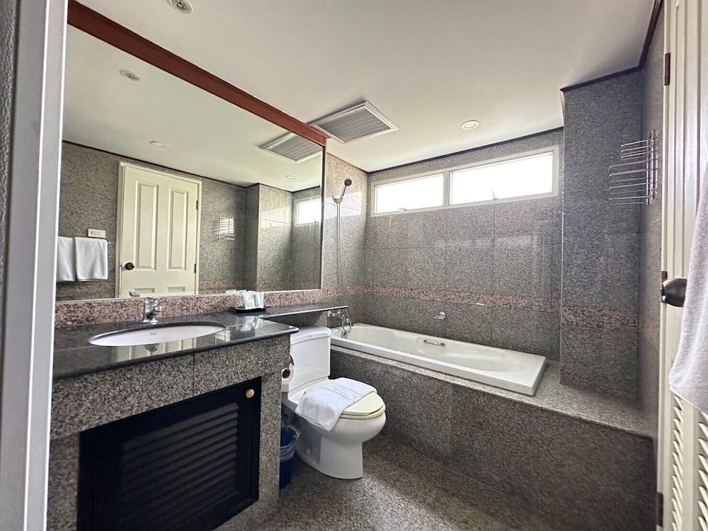 The Step Sathon Studio Suite 20