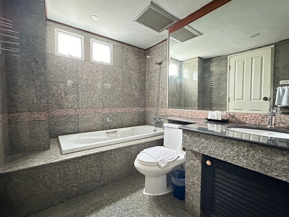 The Step Sathon Studio Suite 19