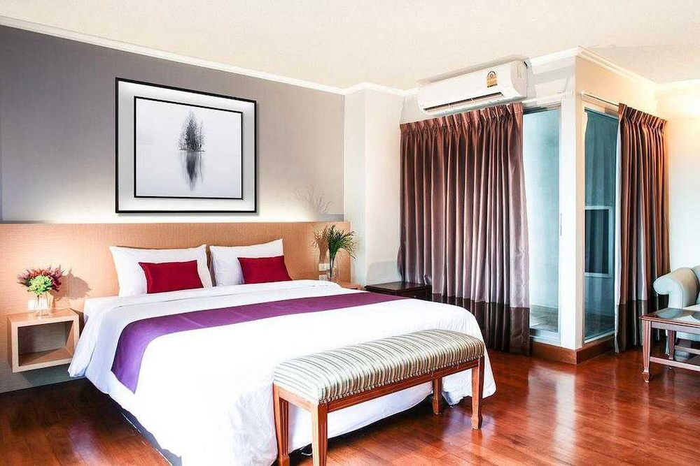 undefined Collection O The Step Sathorn 4