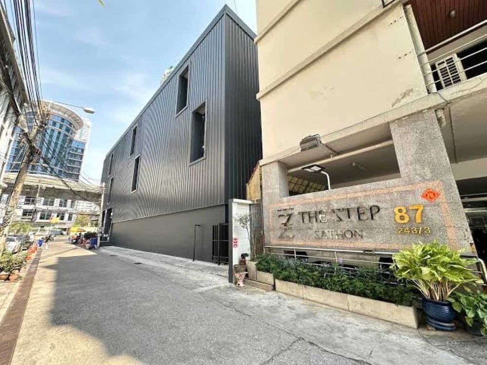 undefined Collection O The Step Sathorn 3