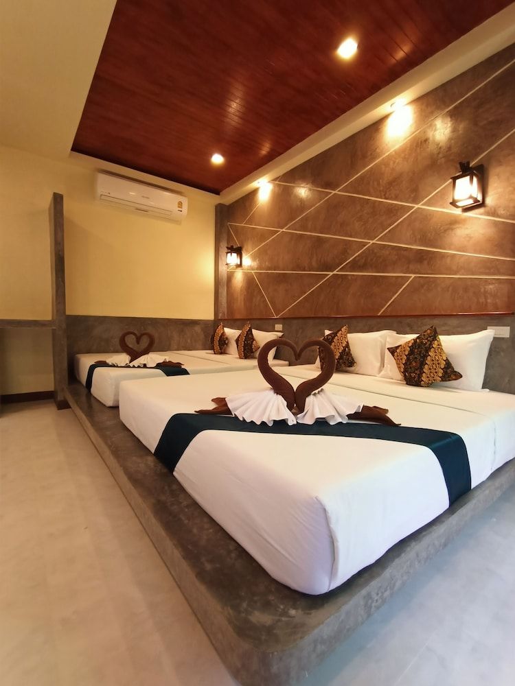 Lanta Pearl Beach Resort Bungalow, 2 Double Beds, Garden View (with Air Condition) 9