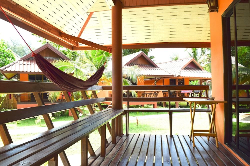 Lanta Pearl Beach Resort Bungalow (with Air Condition) 15