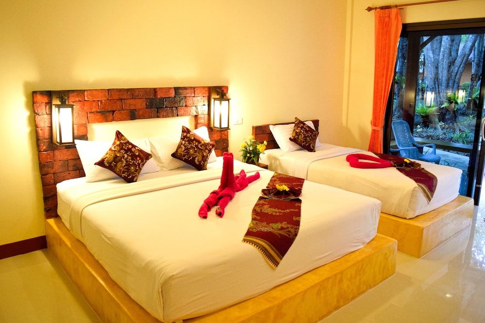 Lanta Pearl Beach Resort Bungalow (with Air Condition) 5