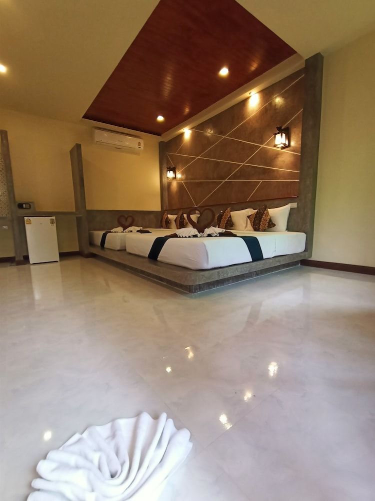 Lanta Pearl Beach Resort Bungalow, 2 Double Beds, Garden View (with Air Condition) 7