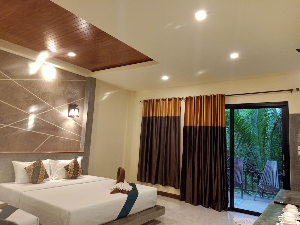 Lanta Pearl Beach Resort Bungalow, 2 Double Beds, Garden View (with Air Condition)