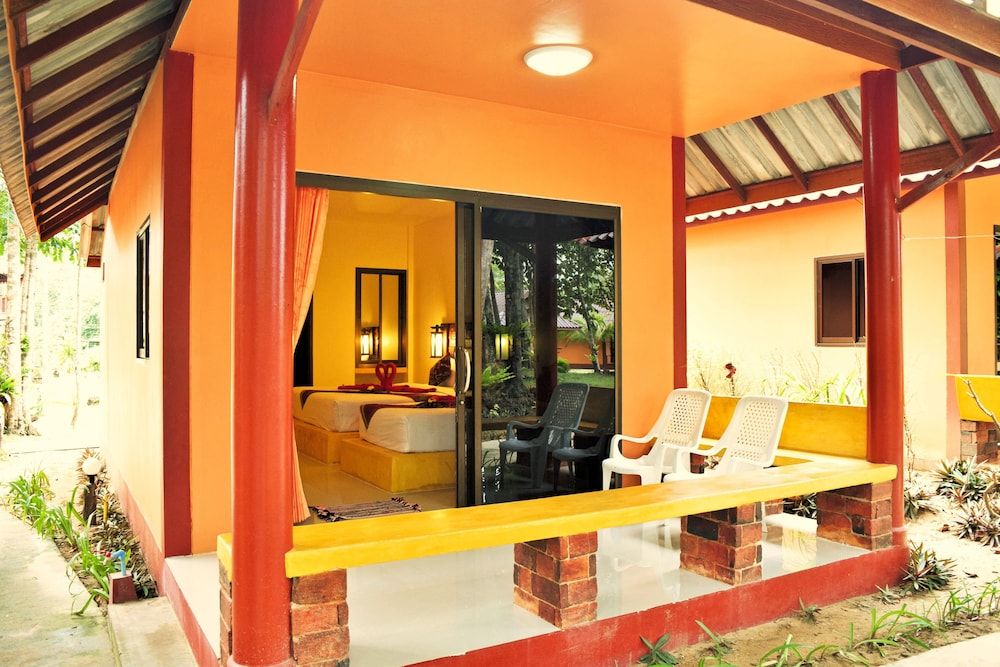 Lanta Pearl Beach Resort Bungalow (with Air Condition) 13