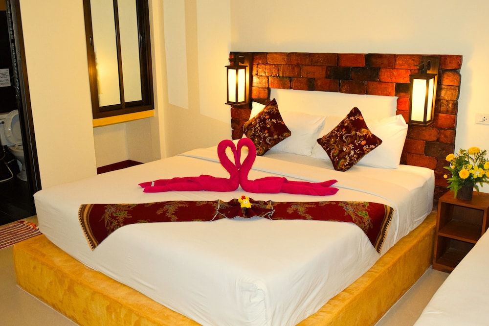 Lanta Pearl Beach Resort Bungalow (with Air Condition) 8