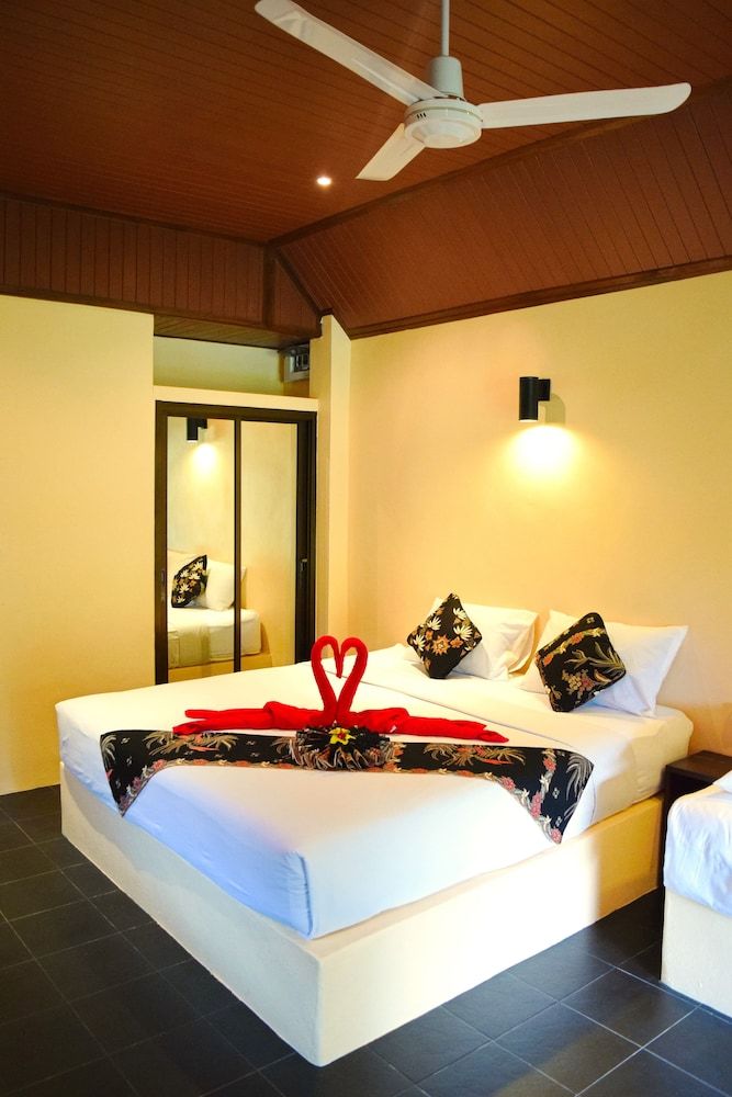 Lanta Pearl Beach Resort Bungalow (with Air Condition) 6