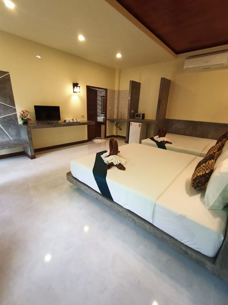 Lanta Pearl Beach Resort Bungalow, 2 Double Beds, Garden View (with Air Condition) 8
