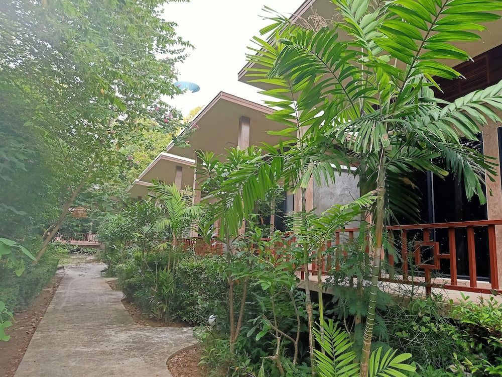 Lanta Pearl Beach Resort