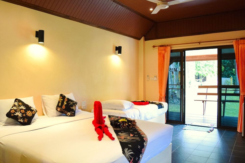 Lanta Pearl Beach Resort Bungalow (with Air Condition) 11