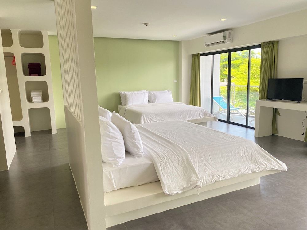 Panitar Haus Family Room