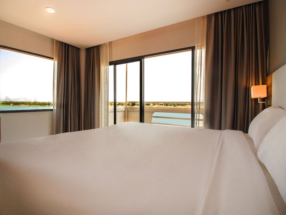Fortune View Khong Hotel Nakhon Phanom Suite Room with River View 6