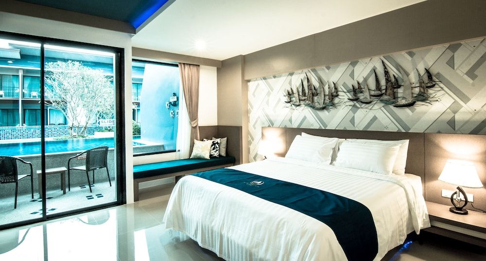 The Phu Beach Hotel Deluxe Double Room, Pool Access 3