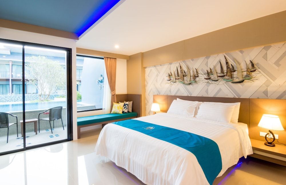 The Phu Beach Hotel Deluxe Double Room, Pool Access 4