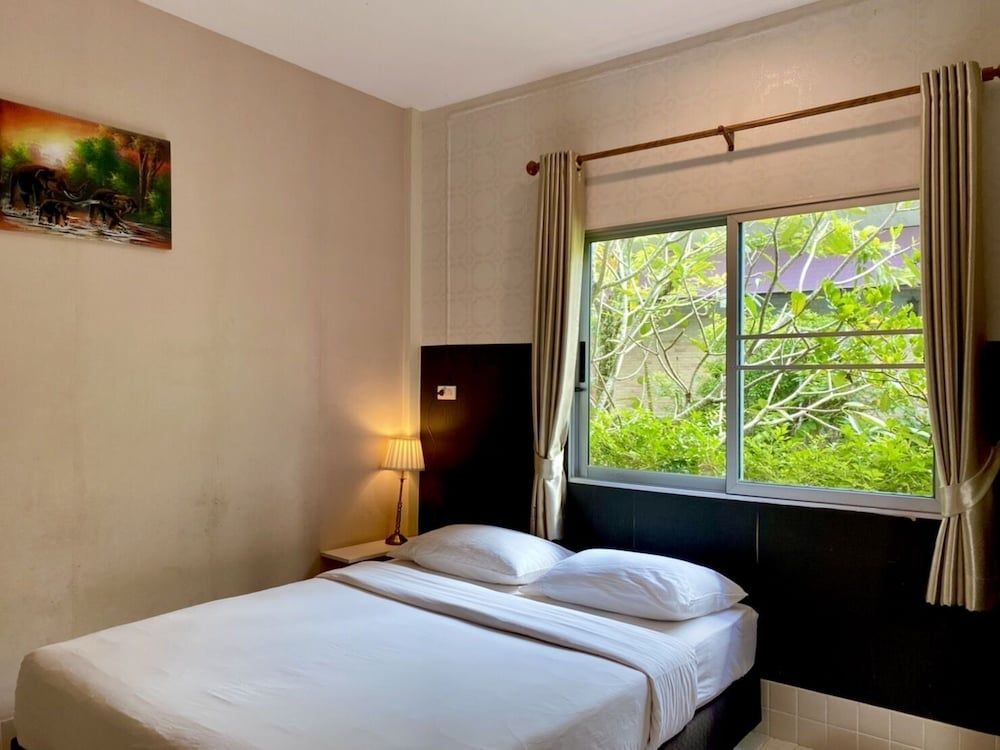 Canal Resort Standard Air Con 6