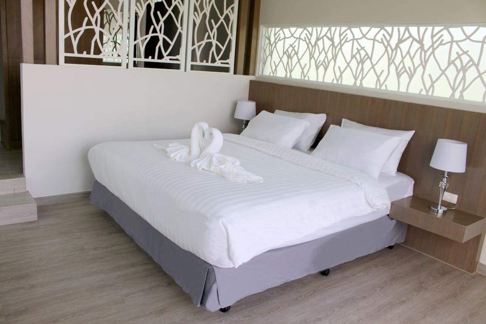 Grand Villa, Patio