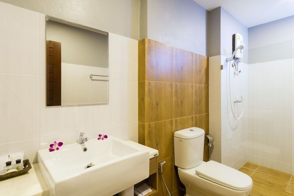 C Cha-am Hotel Modern Room Double 7