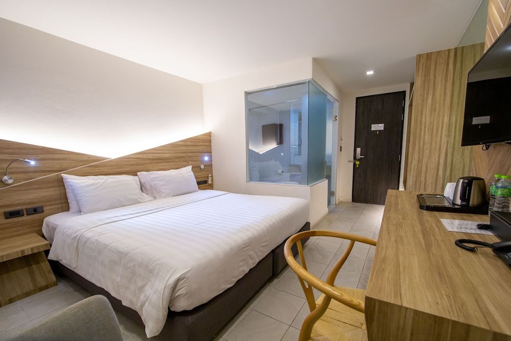 undefined We Terminal Hotel 4