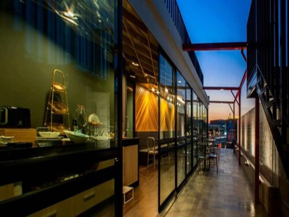undefined We Terminal Hotel 6