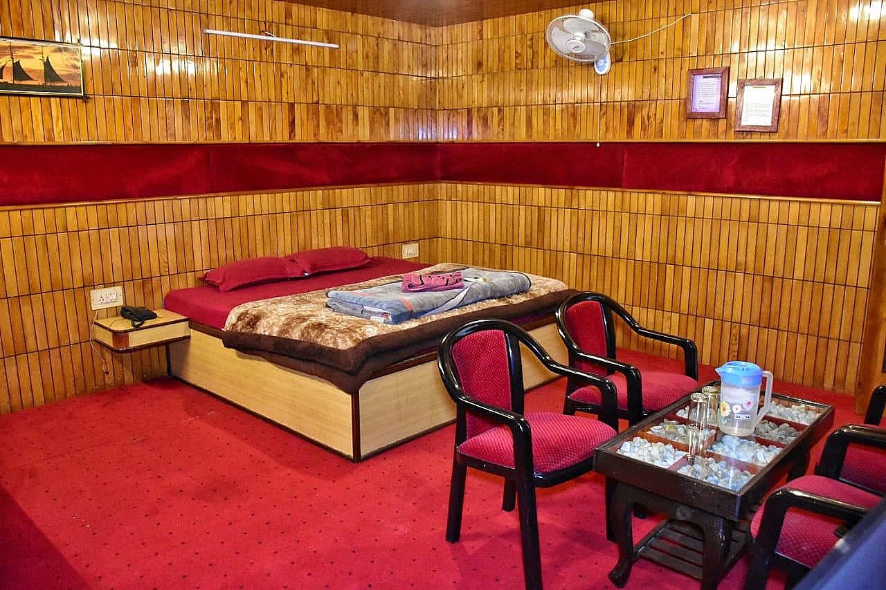Hotel New Adarsh