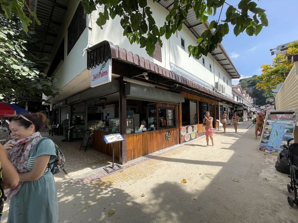 undefined Twin Palms Hostel Phi Phi 5