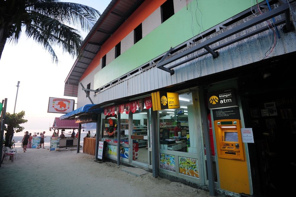 undefined Twin Palms Hostel Phi Phi 6