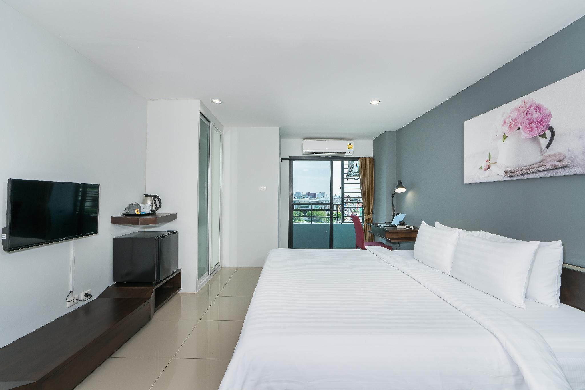 undefined De Botan Srinakarin Hotel & Residence 4