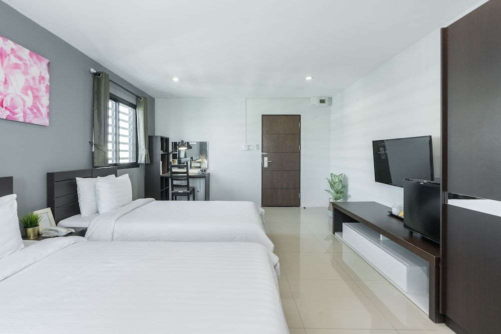 De Botan Srinakarin Hotel & Residence Deluxe Room, 2 Twin Beds 3