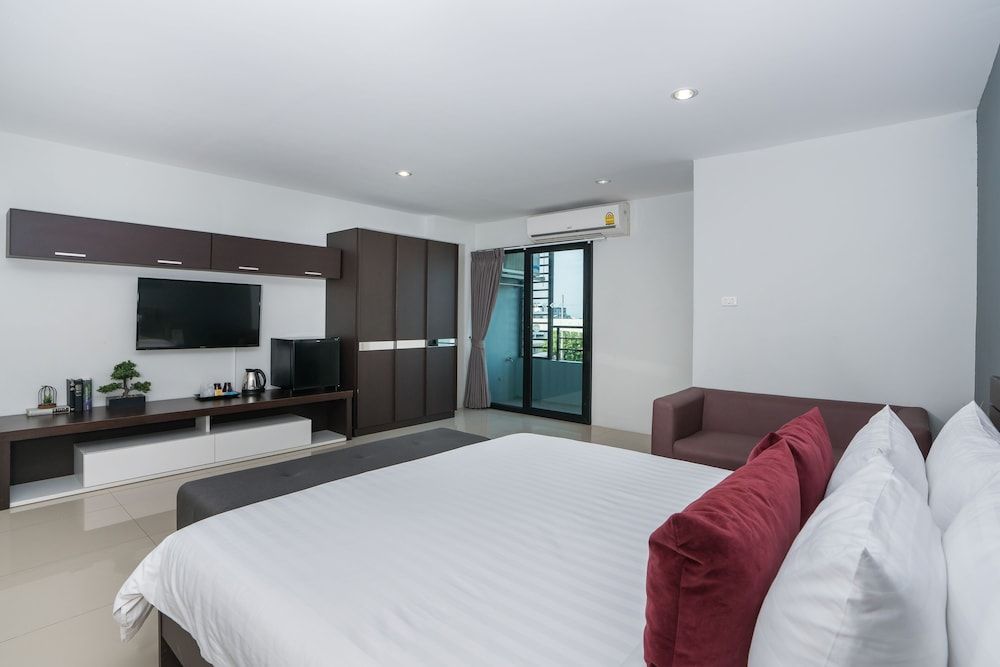 undefined De Botan Srinakarin Hotel & Residence 8