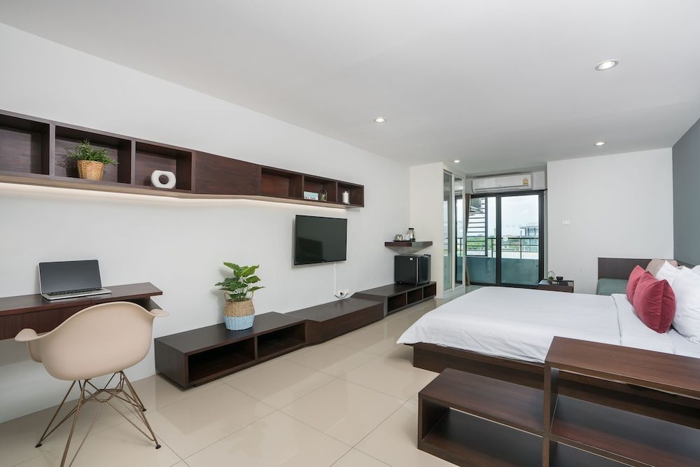 undefined De Botan Srinakarin Hotel & Residence 7