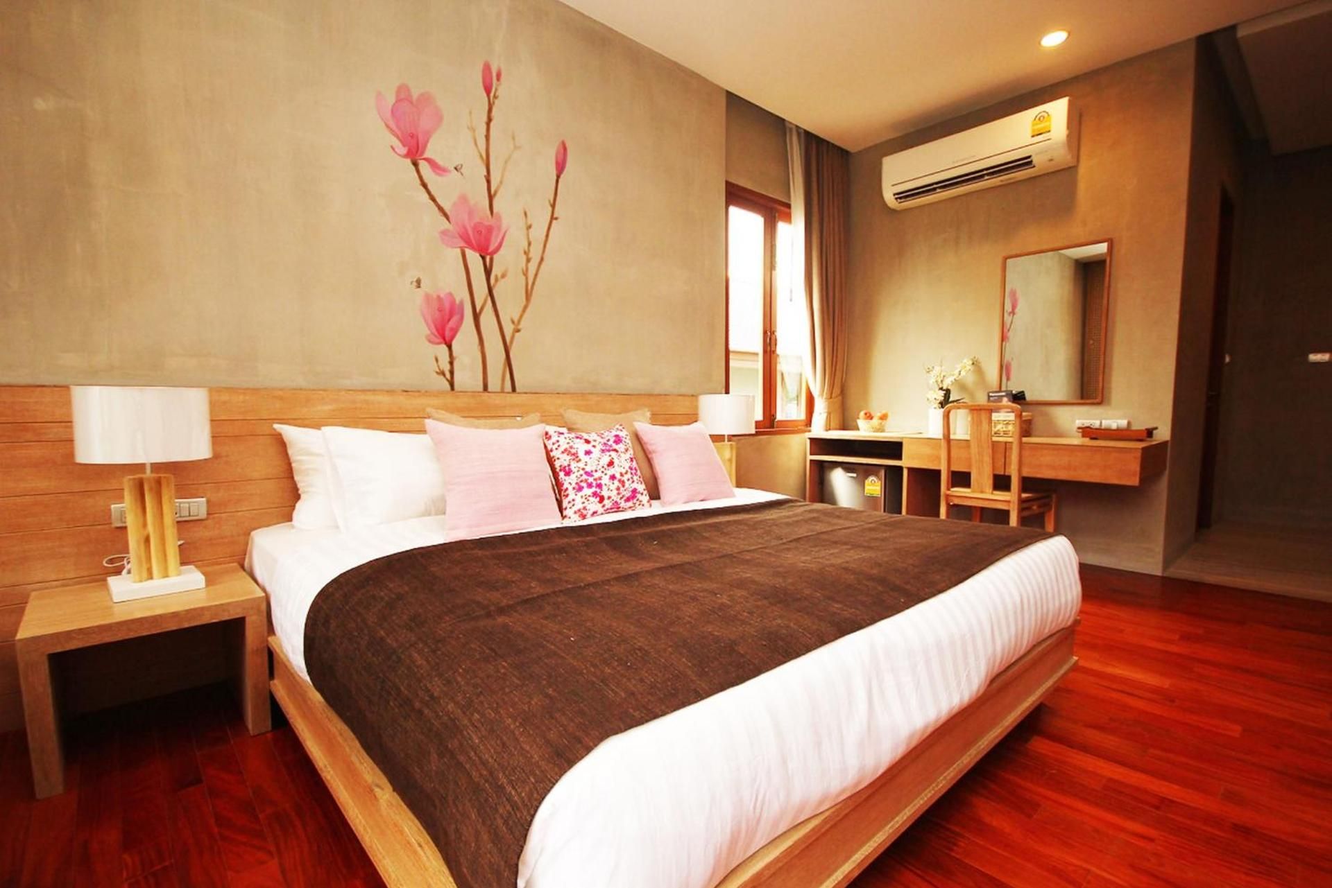 Chu Hotel Superior Room 2