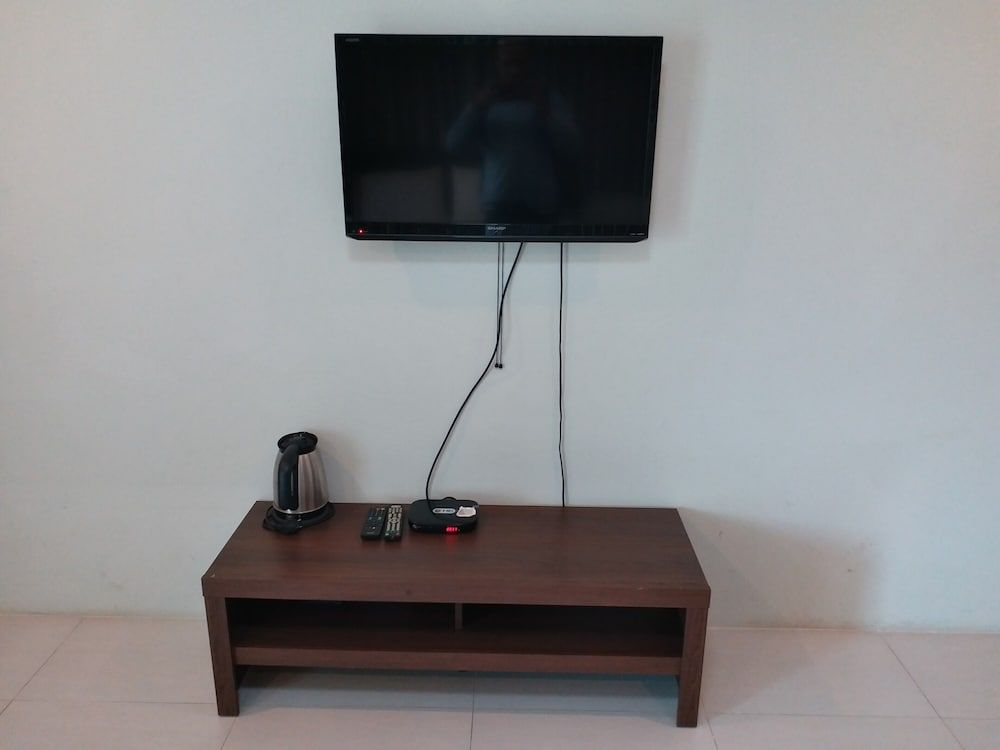 TongPrasit Place Standard Double Room 9