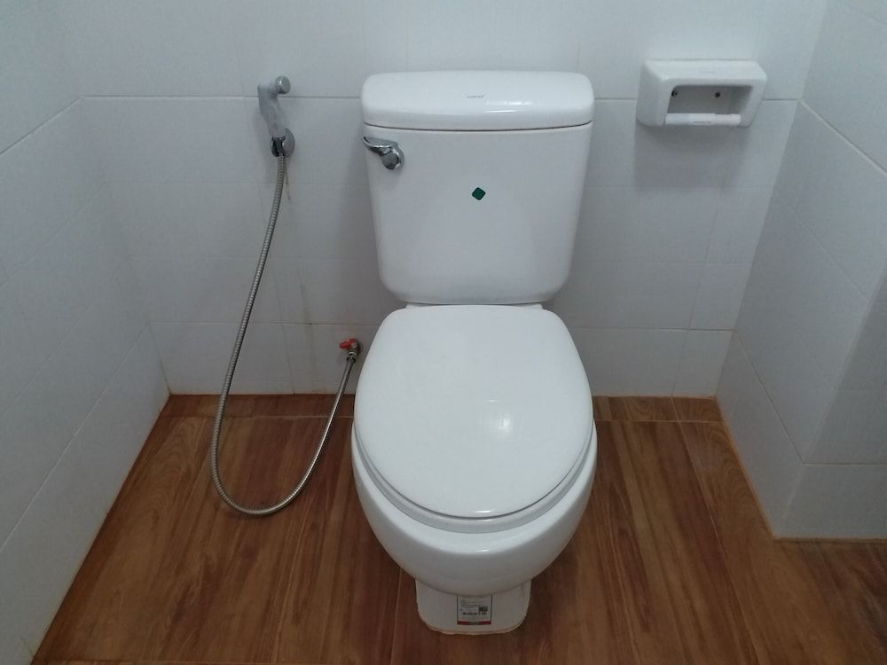 TongPrasit Place Standard Double Room 15