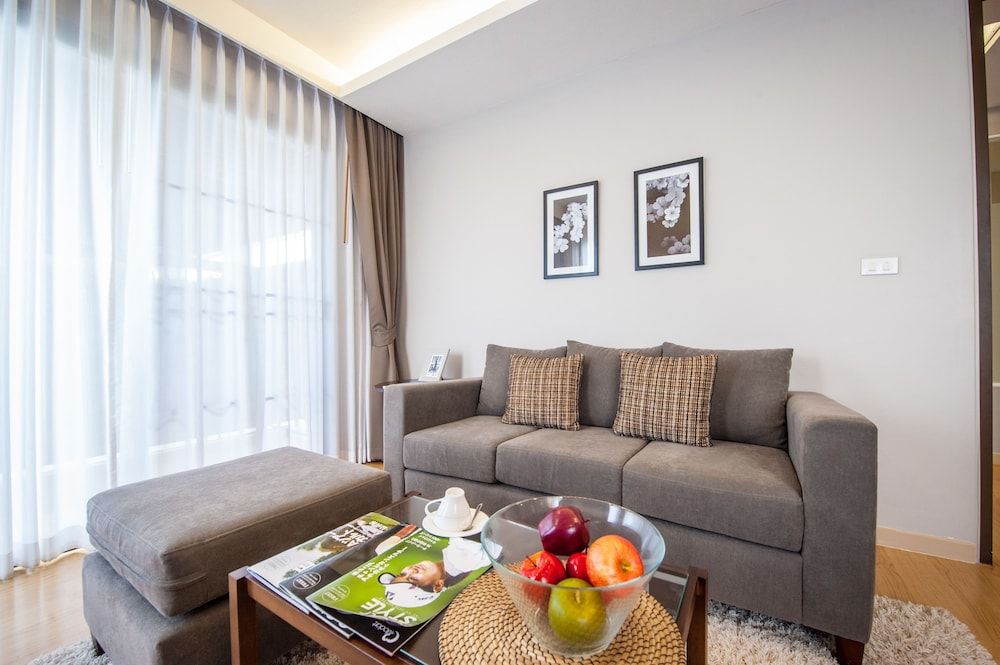 Burgundy Residence One Bedroom Suite 11