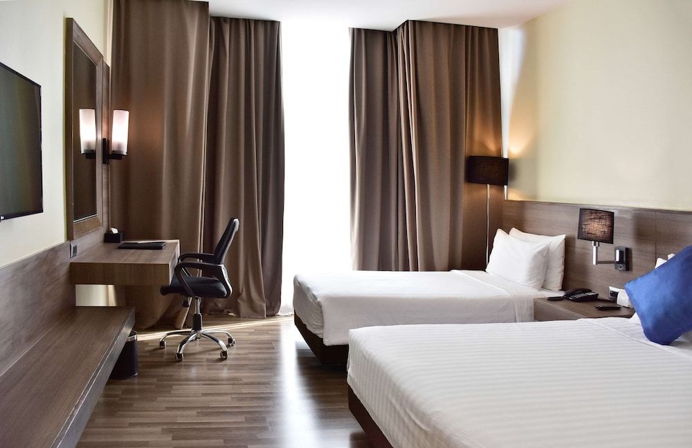 Family Room, Multiple Beds, Non Smoking, City View