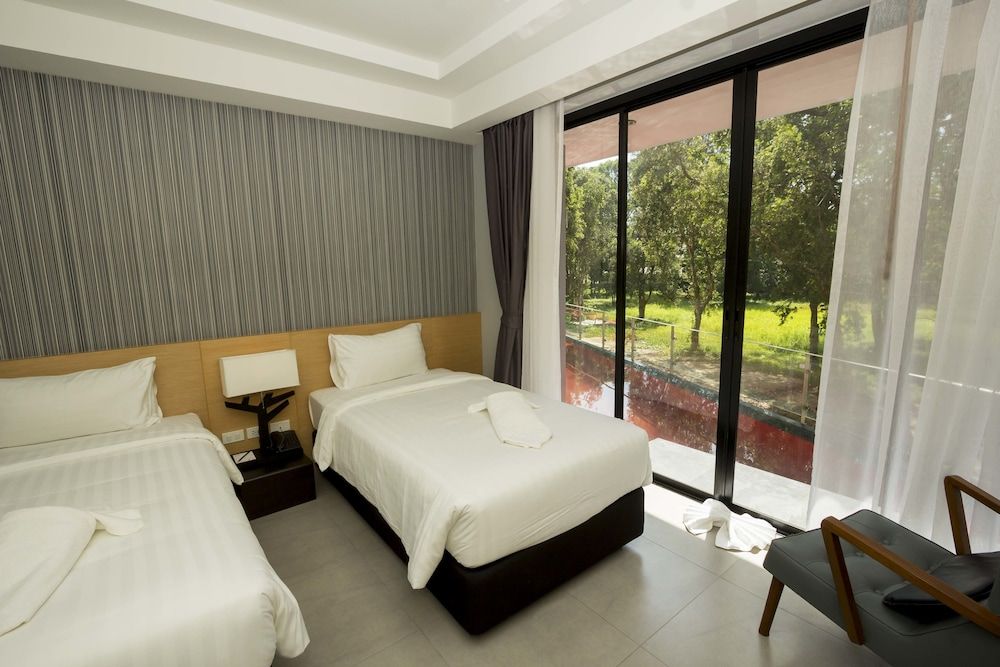Apple A Day Resort Krabi Aonang Beach Deluxe Room, 1 Bedroom, Pool Access, Pool View 4