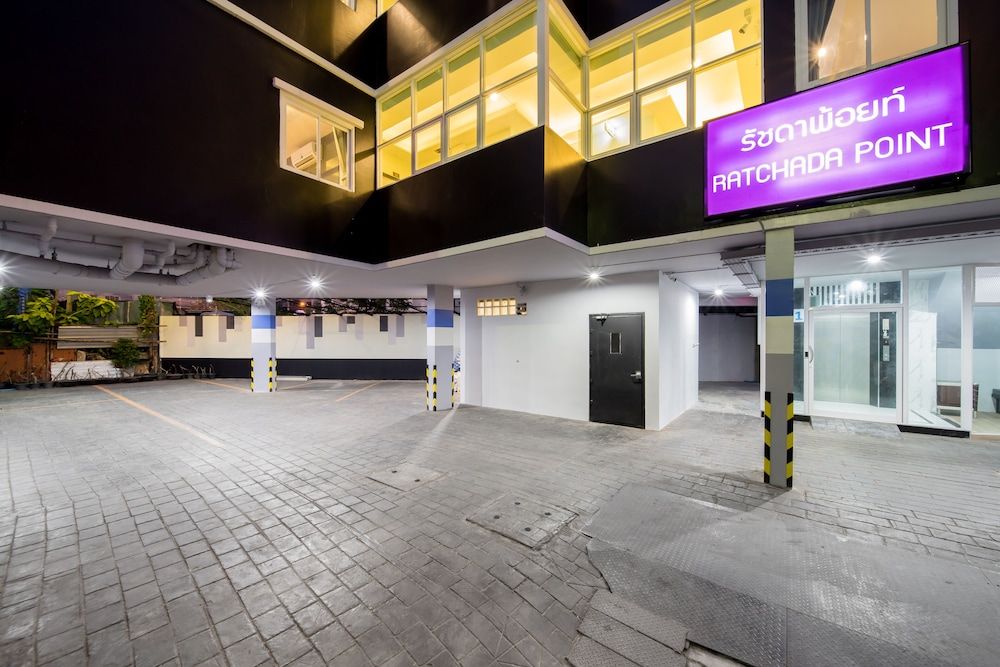 undefined Ratchada Point Hotel 6