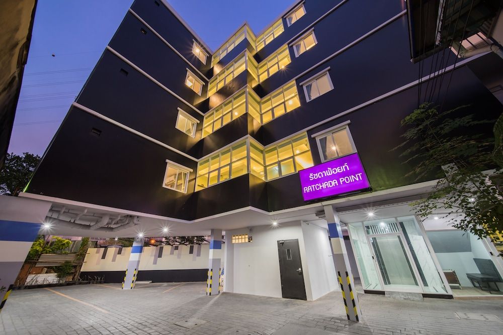 undefined Ratchada Point Hotel 3