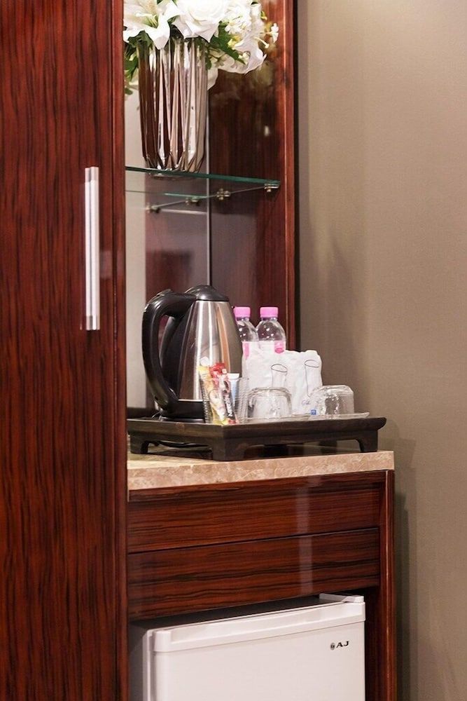 Ratchada Point Hotel Superior Room 7