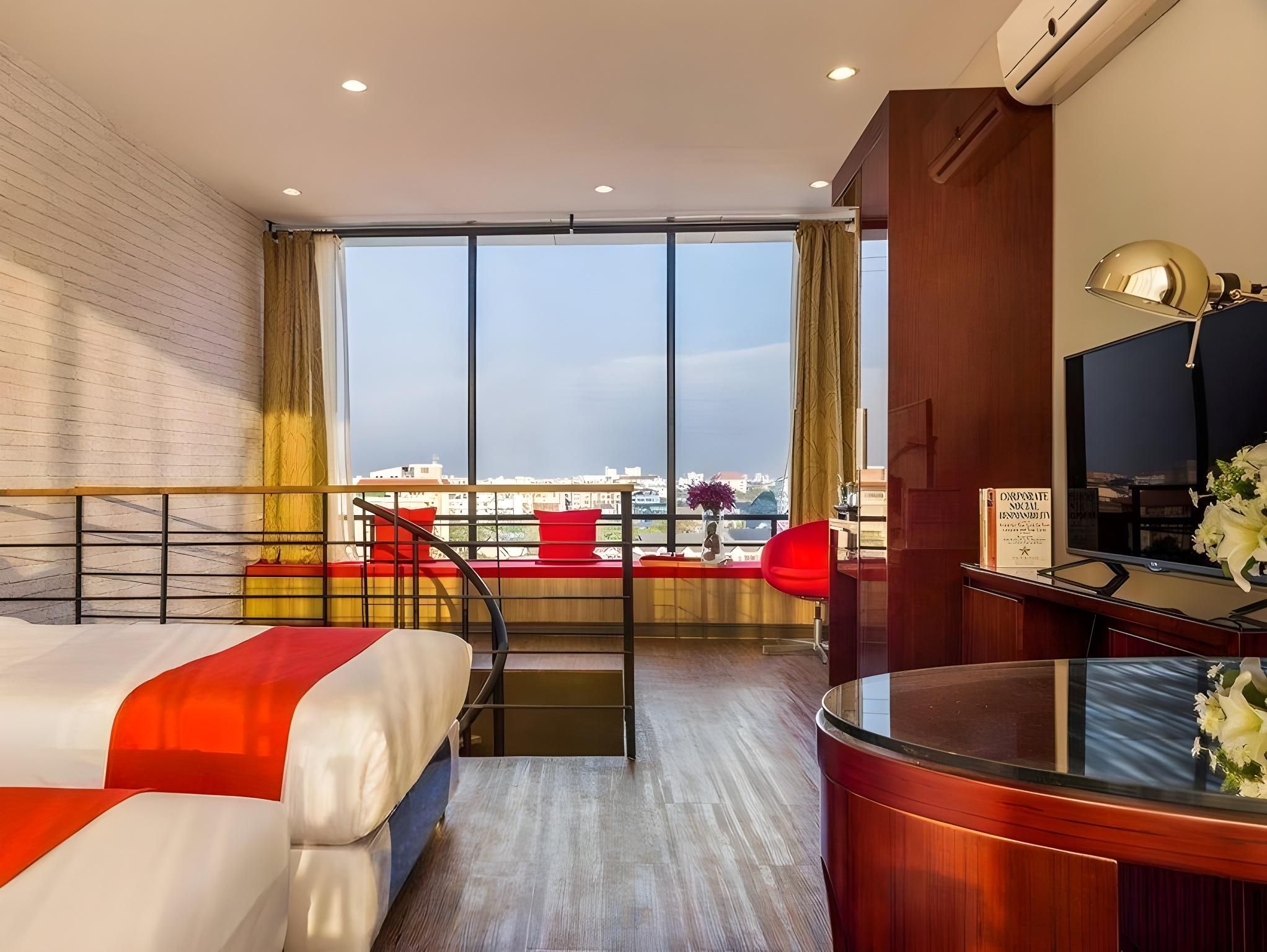 undefined Ratchada Point Hotel 10