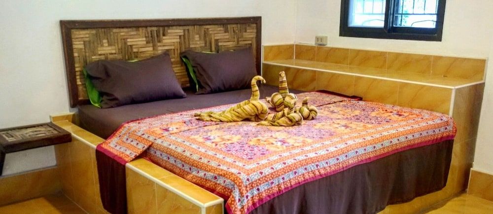 Flower Power Village Executive Double Room, 1 King Bed, Balcony