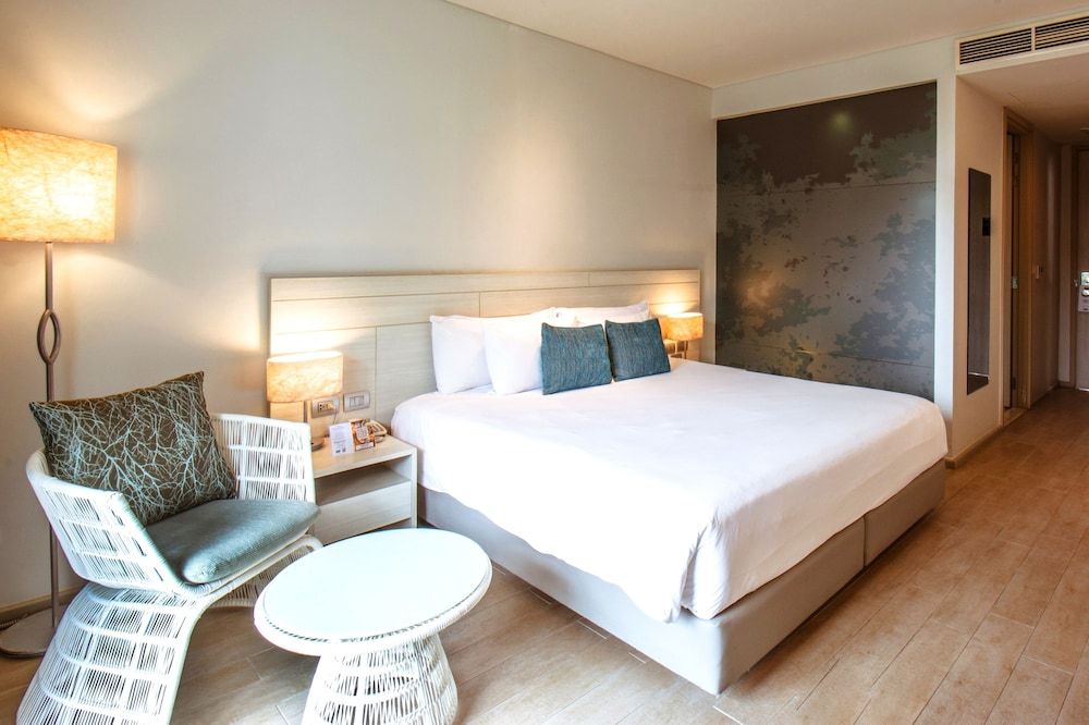 Superior Room, 1 King Bed