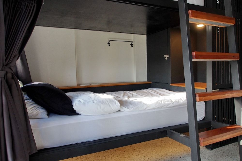 Chingcha Bangkok - Hostel 8 Beds Mixed Dormitory 3