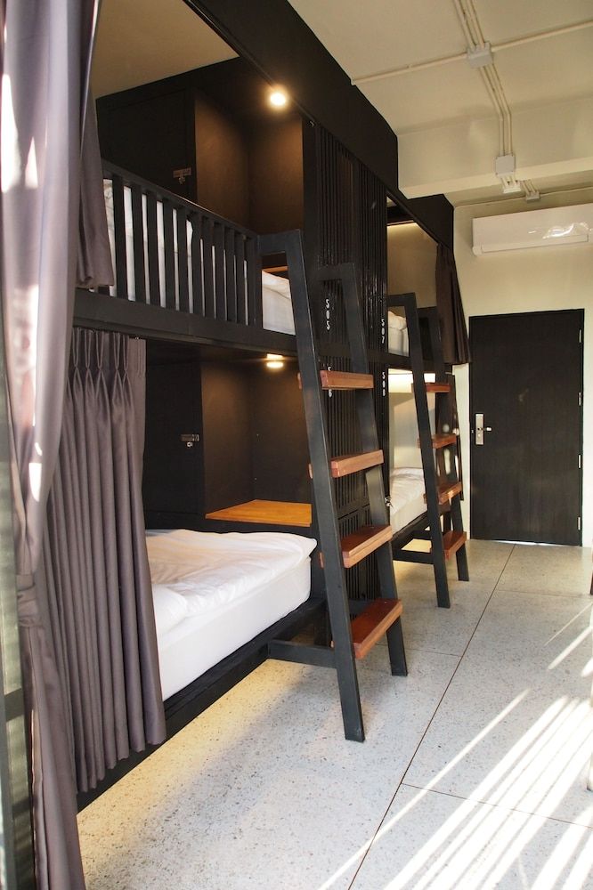 Chingcha Bangkok - Hostel 8 Beds Mixed Dormitory 2