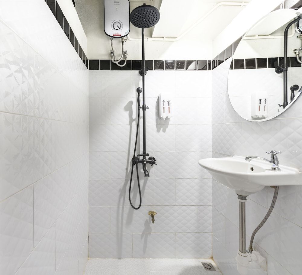 Chingcha Bangkok - Hostel Family Cabin, Multiple Beds, Private Bathroom, City View 6
