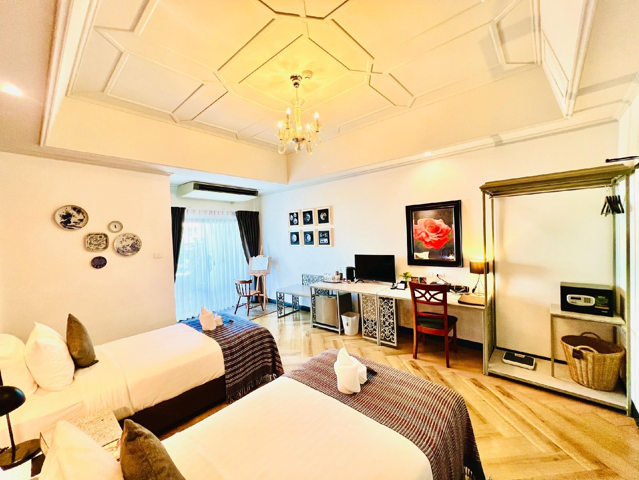 Design Room with 2 Single Beds
