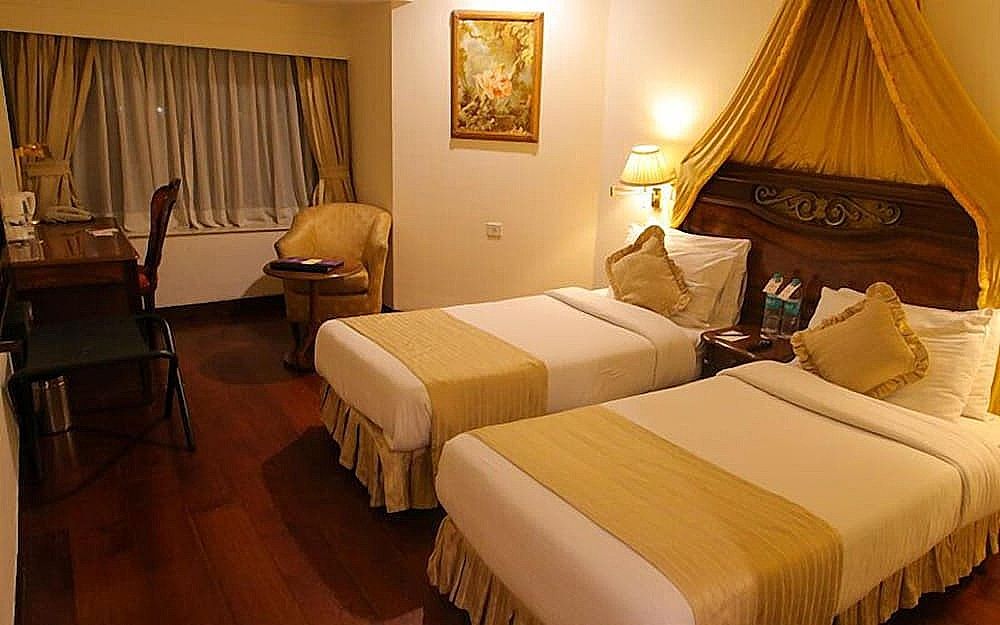 Hotel The Royal Plaza Standard Twin Room 3
